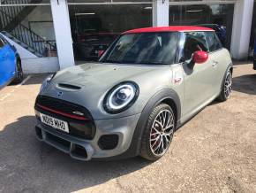 MINI HATCHBACK 2019 (19) at CSG Motor Company Chalfont St Giles